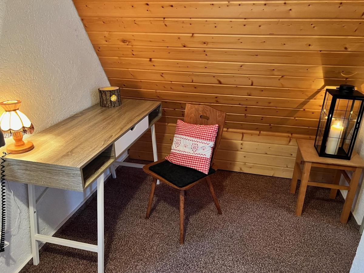 Urige Berghuette Mit Kamin Und Sauna Im Erzgebirge Nahe Schwarzwassertal Pobershau Exterior photo